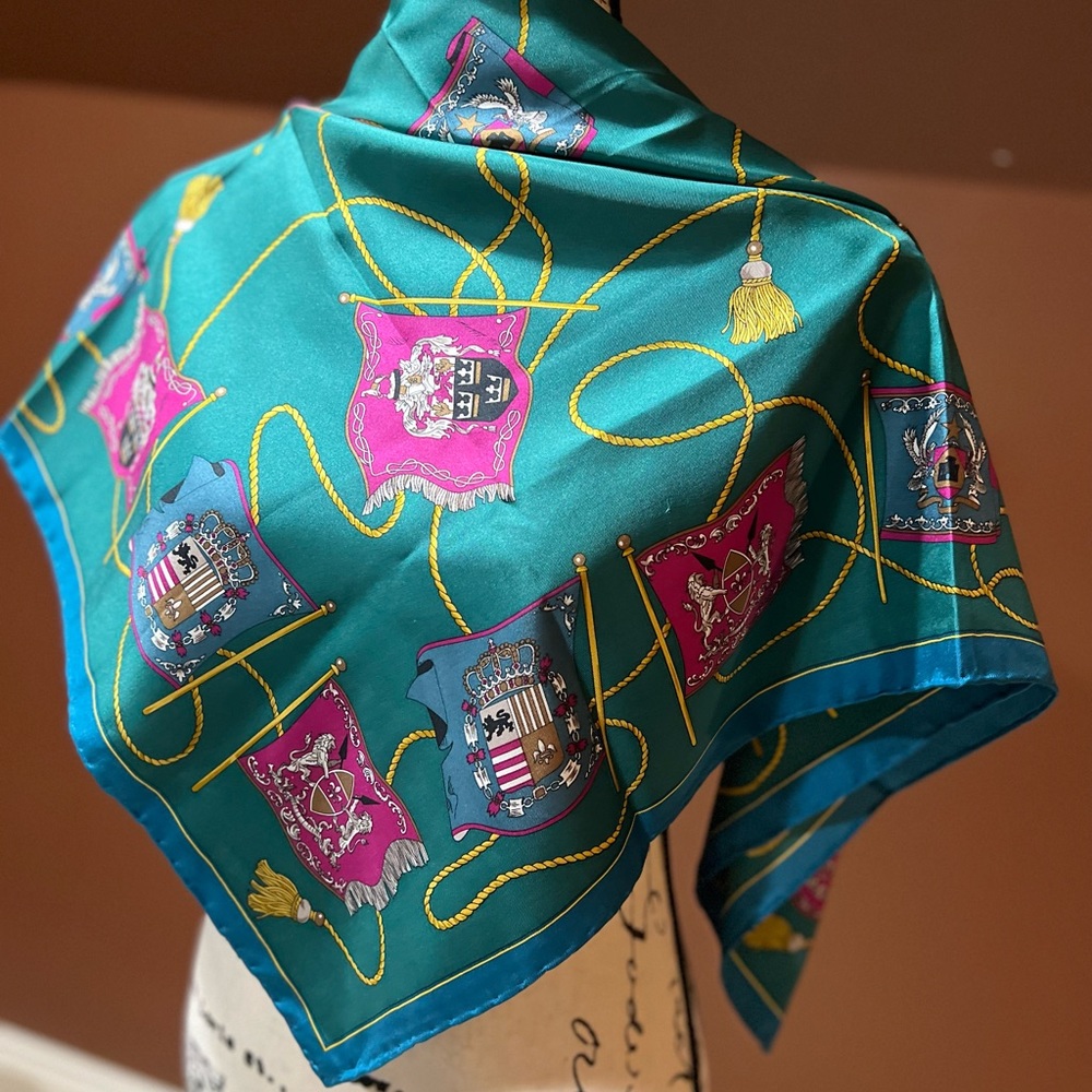 Beautiful Vintage silk scarf.